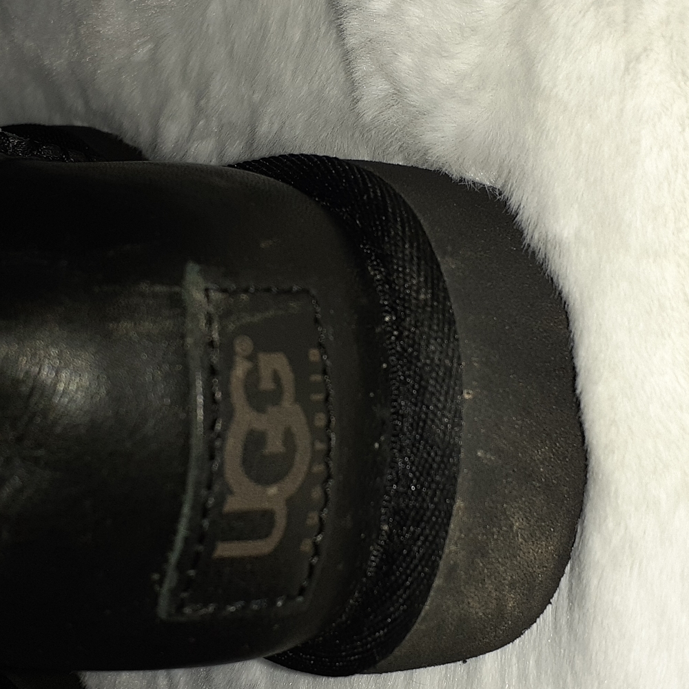 Uggs - image 3